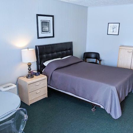 Skyline Motel Fredericton Bagian luar foto