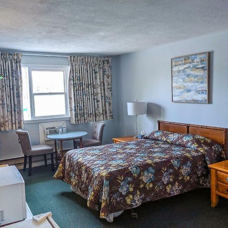 Skyline Motel Fredericton Bagian luar foto